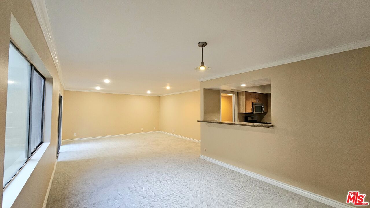 6748 Hillpark Dr Unit: 407