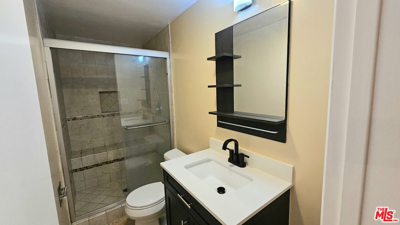 6748 Hillpark Dr Unit: 407