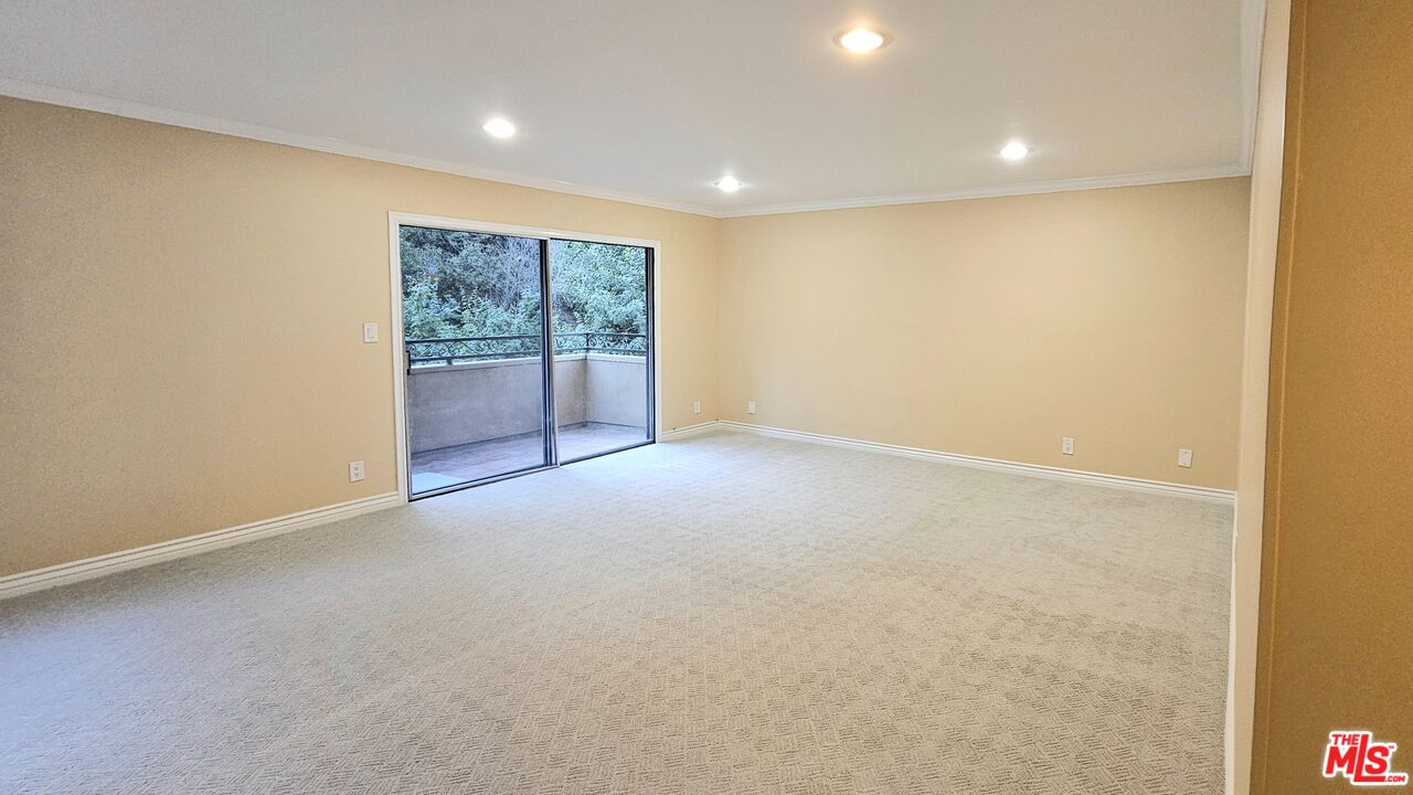 6748 Hillpark Dr Unit: 407