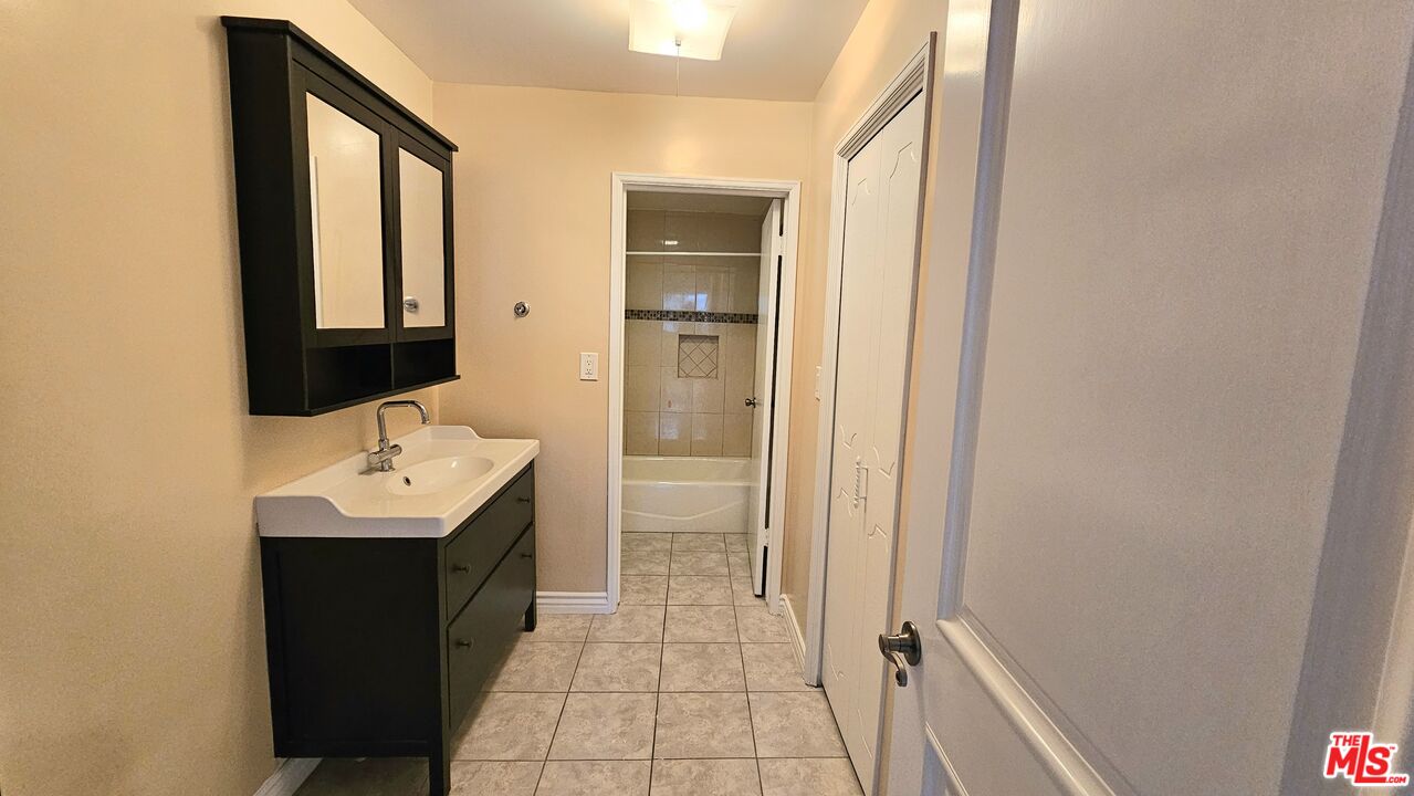 6748 Hillpark Dr Unit: 407