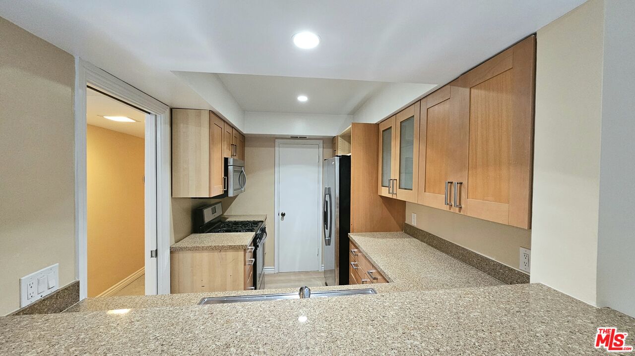 6748 Hillpark Dr Unit: 407