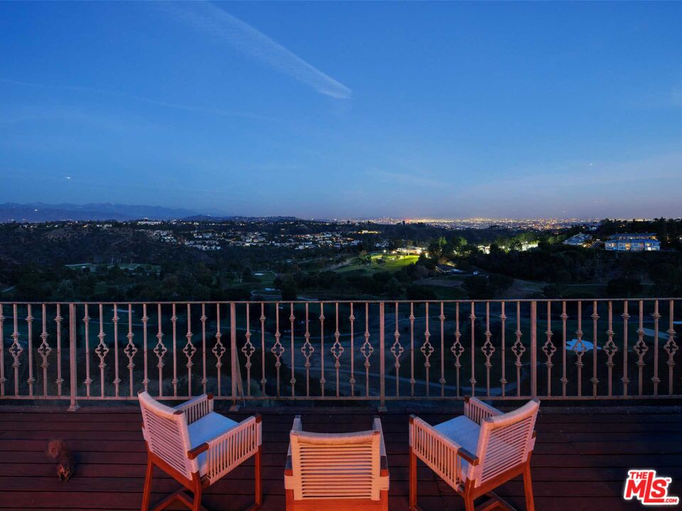 2342 Canyonback Rd