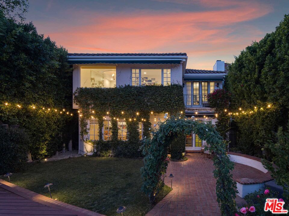 2342 Canyonback Rd