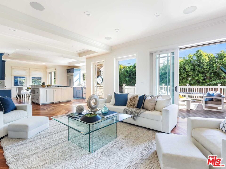17062 Bollinger Dr