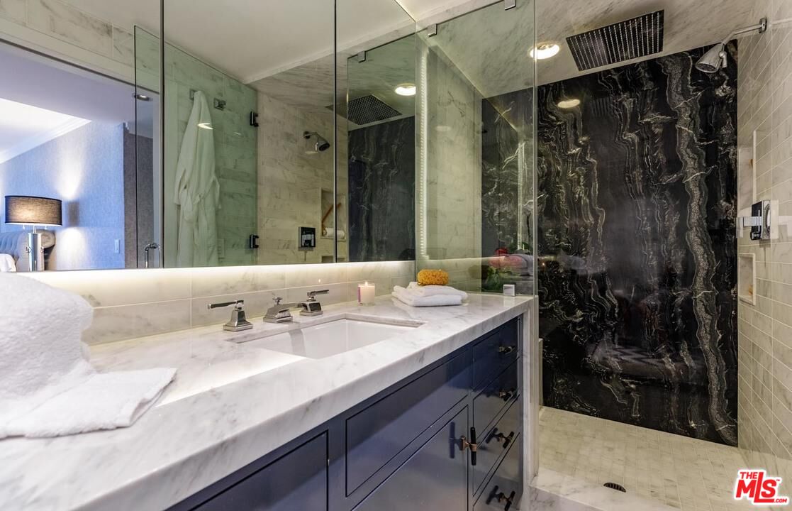 875 Comstock Ave Unit: 11B