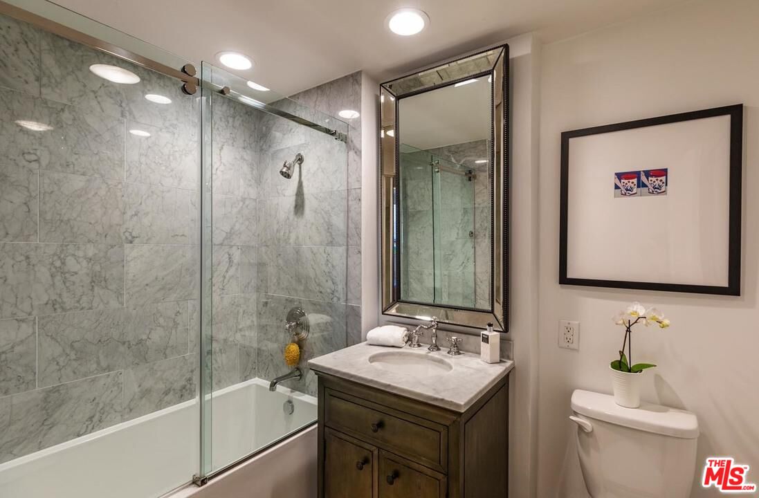 875 Comstock Ave Unit: 11B