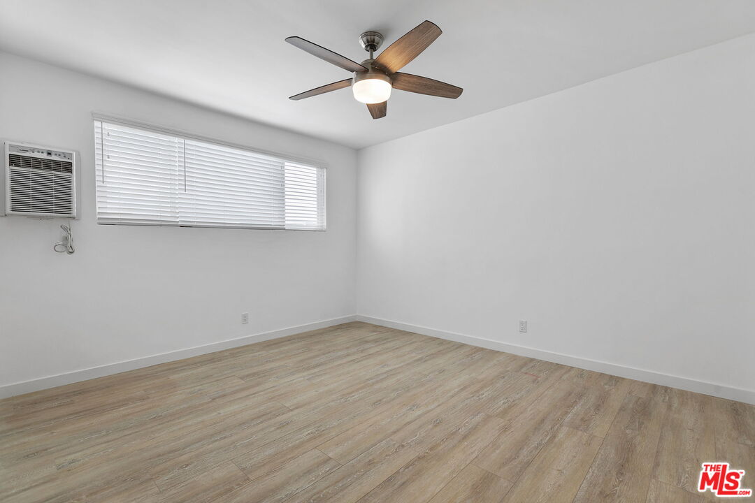 1261 N Laurel Ave Unit: 18