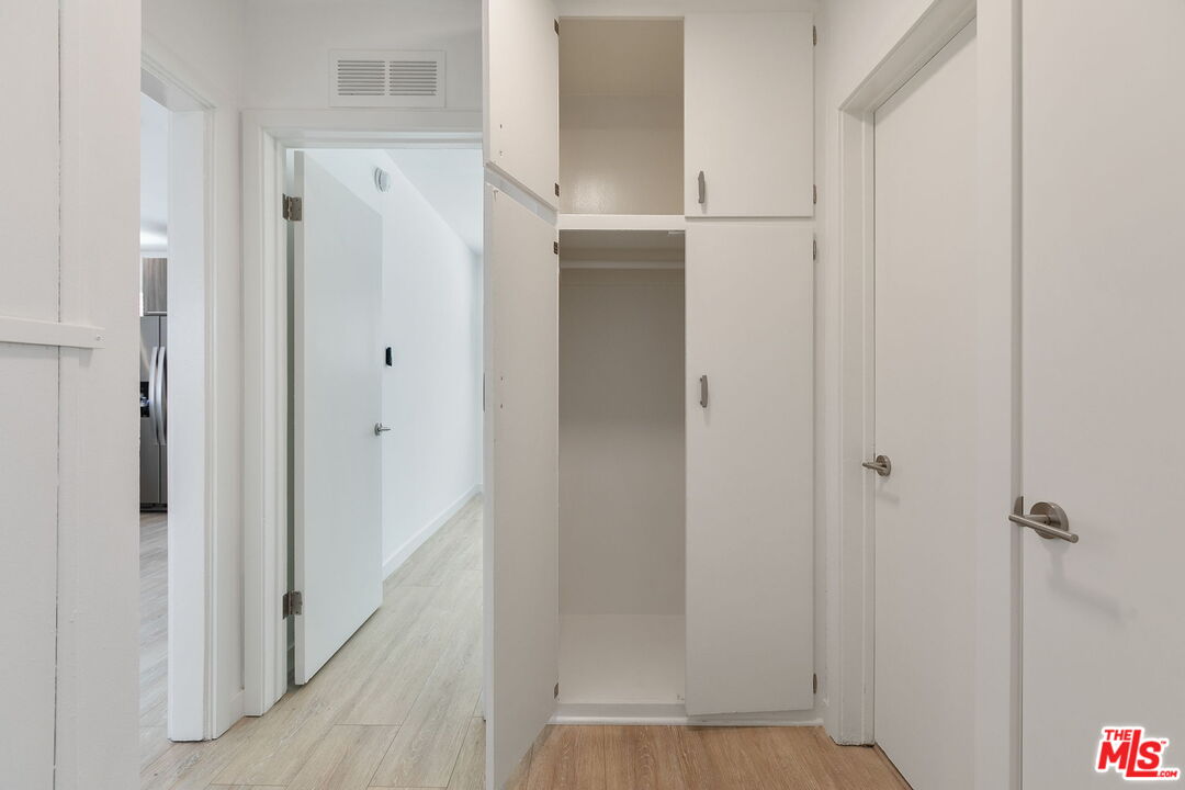 1261 N Laurel Ave Unit: 18