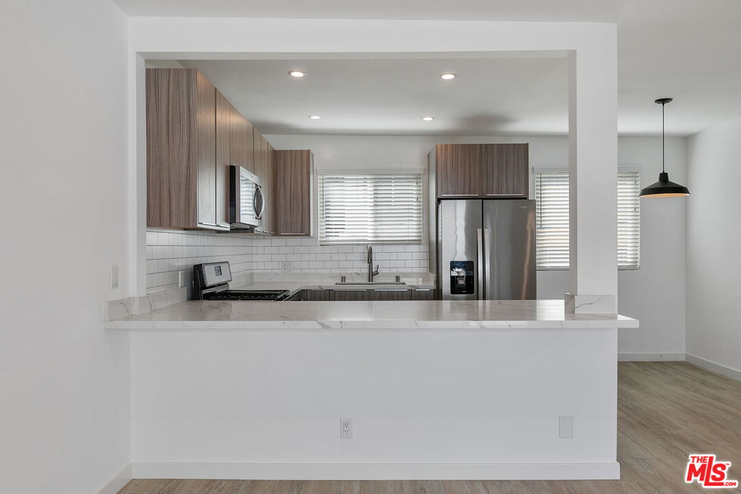 1261 N Laurel Ave Unit: 18