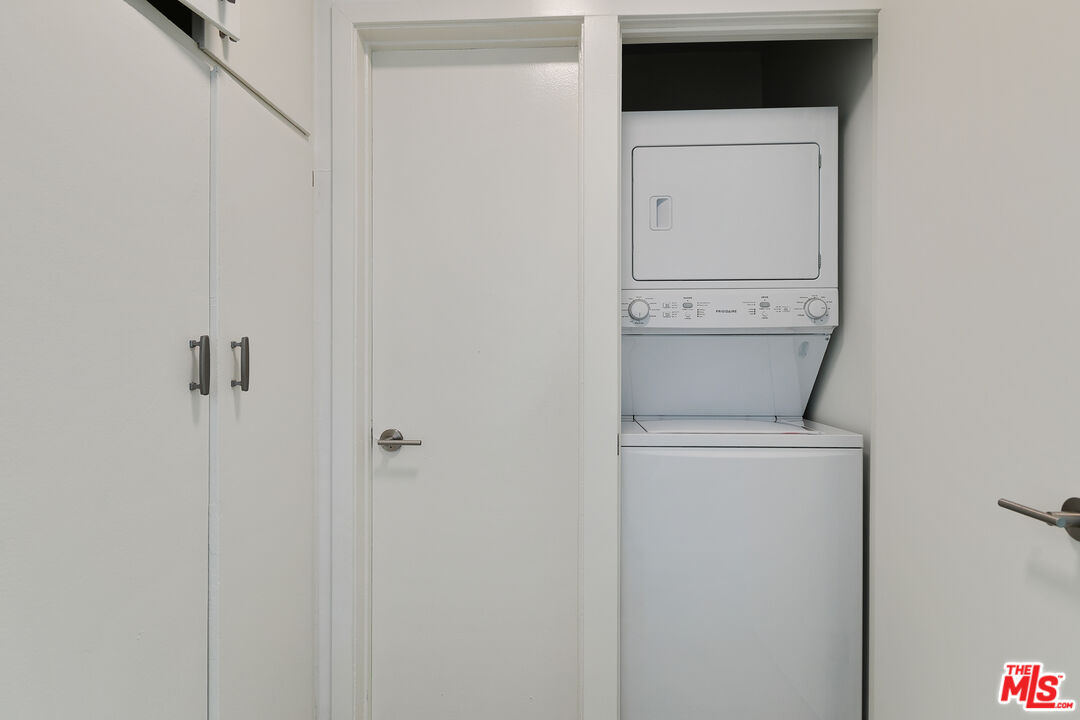 1261 N Laurel Ave Unit: 18