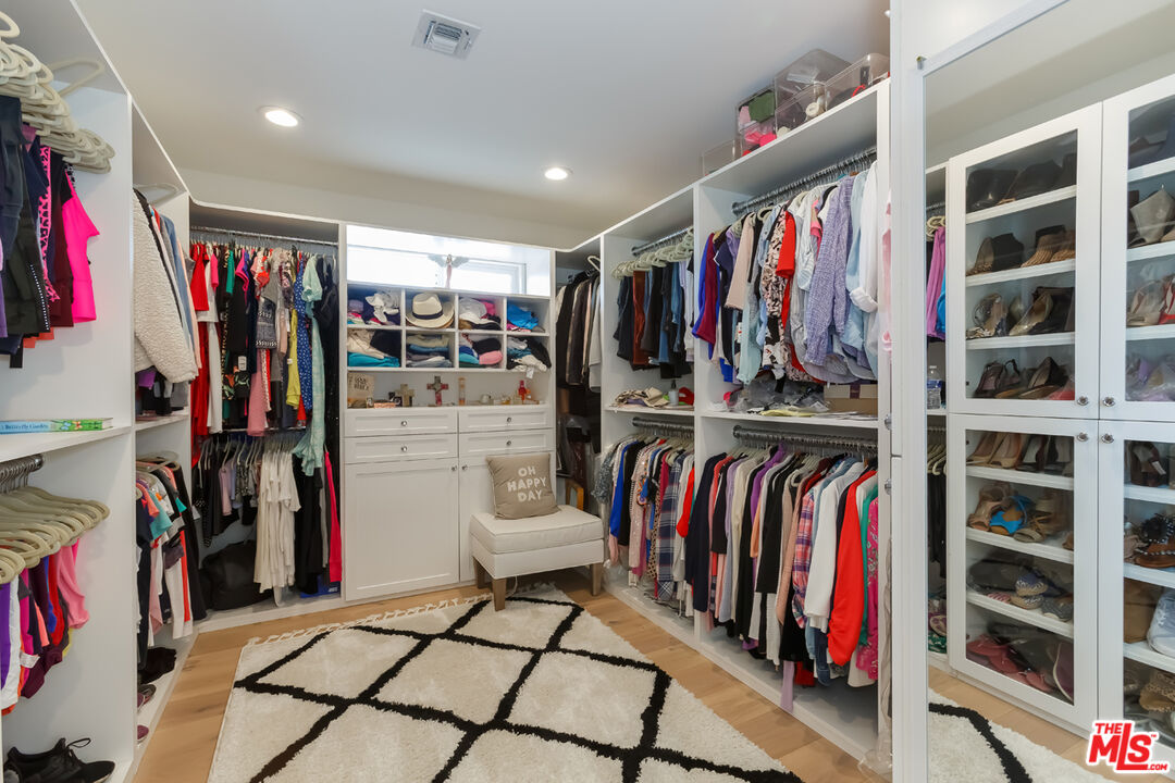 3517 Inglewood Blvd