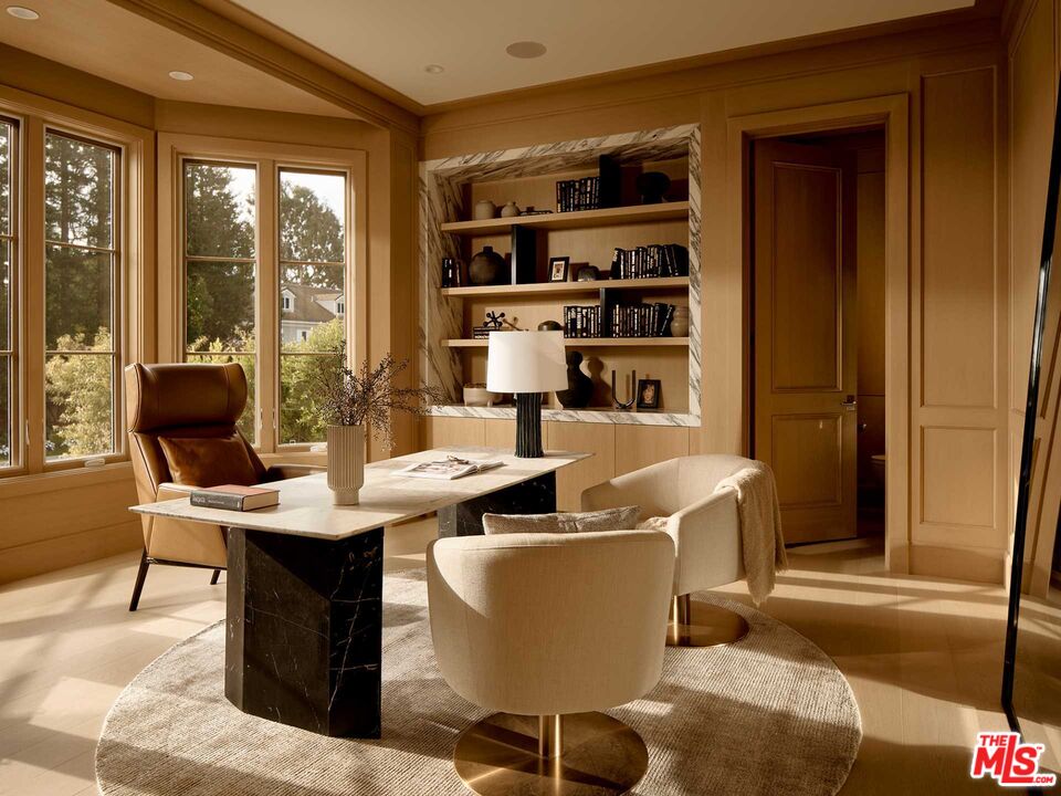 755 Napoli Dr