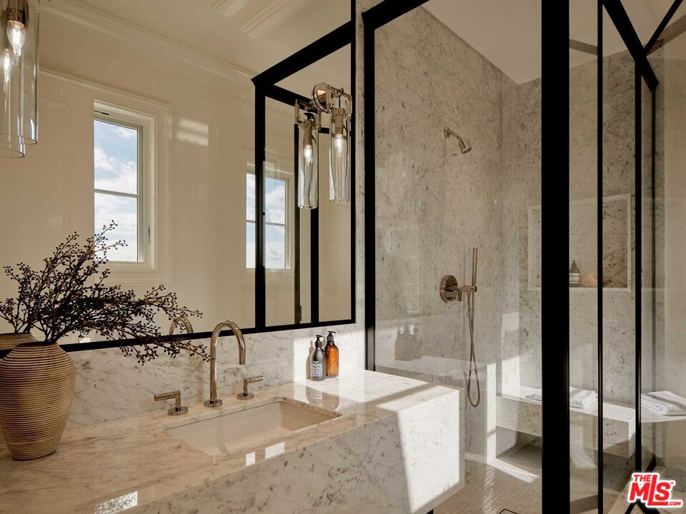 755 Napoli Dr