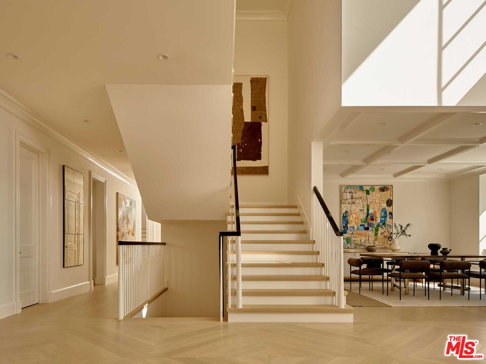 755 Napoli Dr