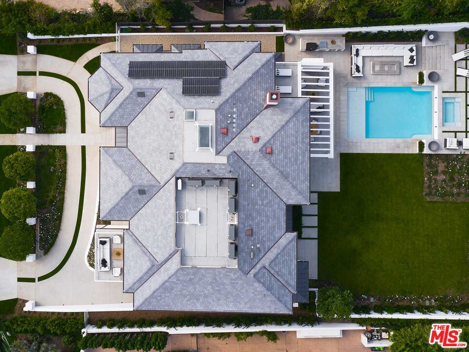 755 Napoli Dr
