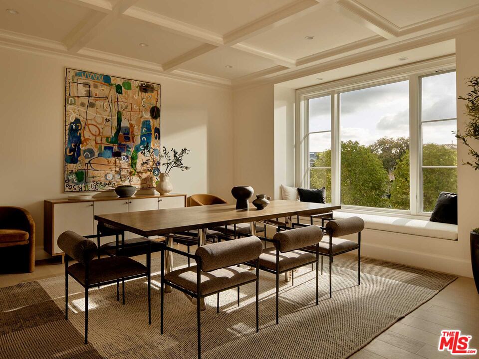 755 Napoli Dr