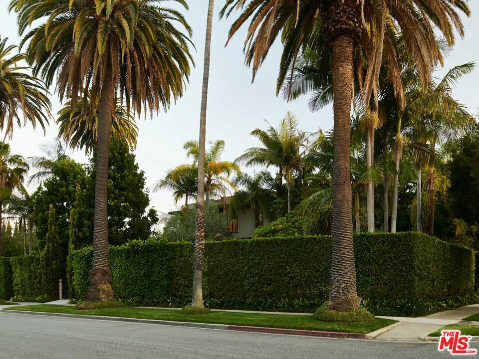 2020 Georgina Ave