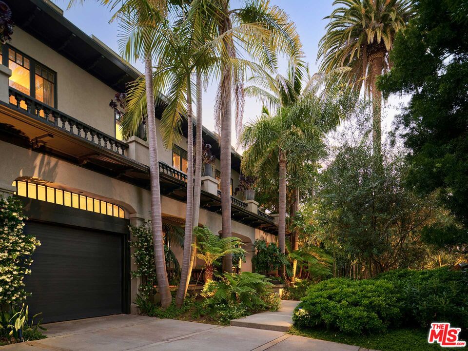 2020 Georgina Ave