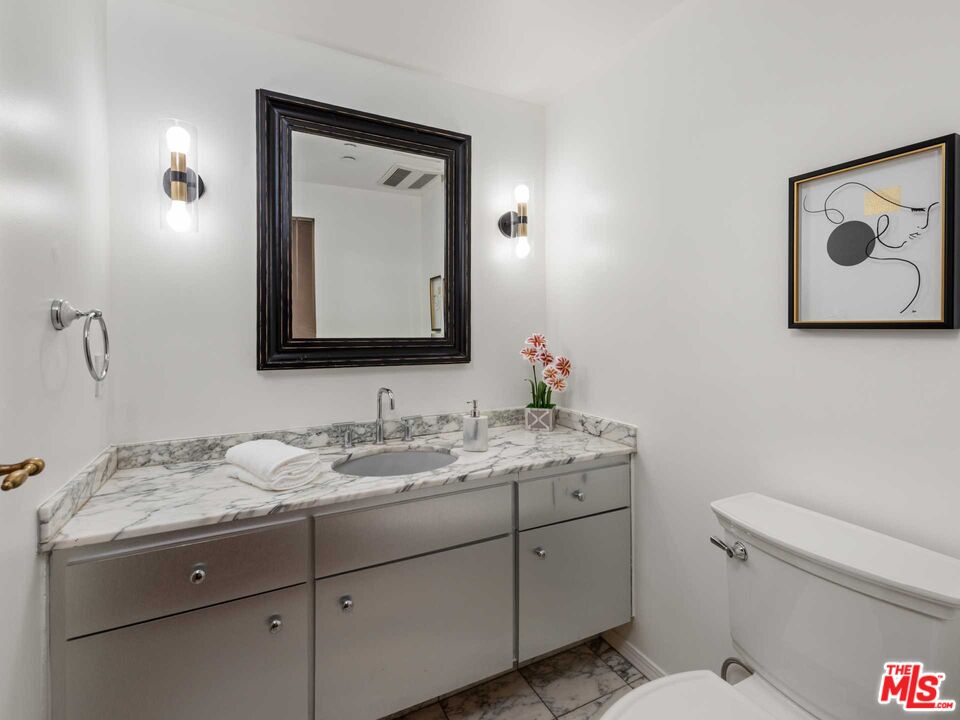 325 S Swall Dr Unit: 404