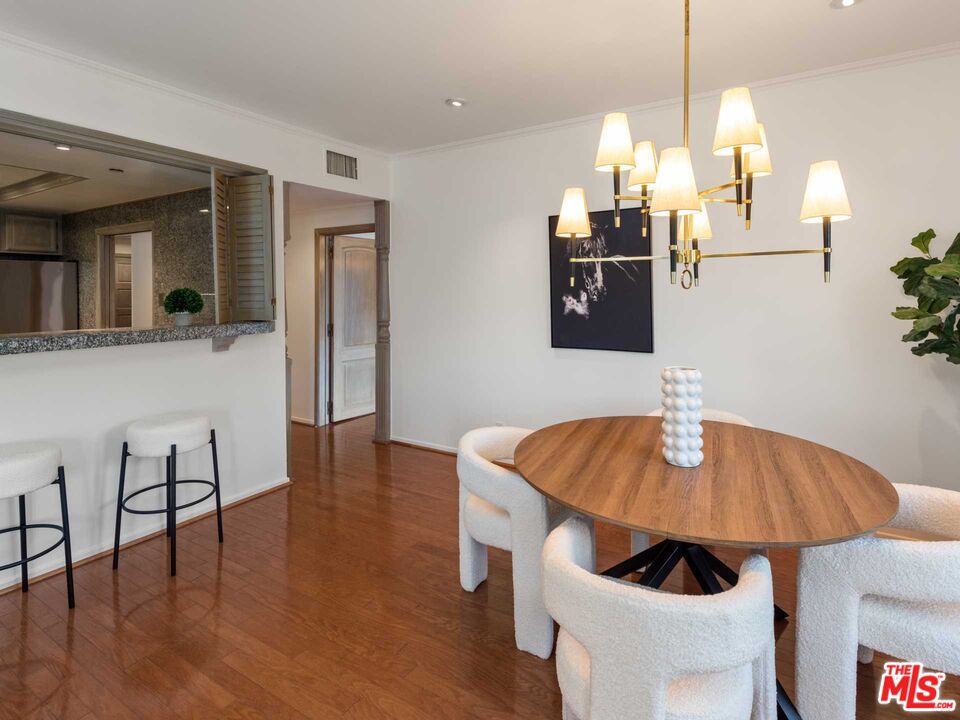 325 S Swall Dr Unit: 404
