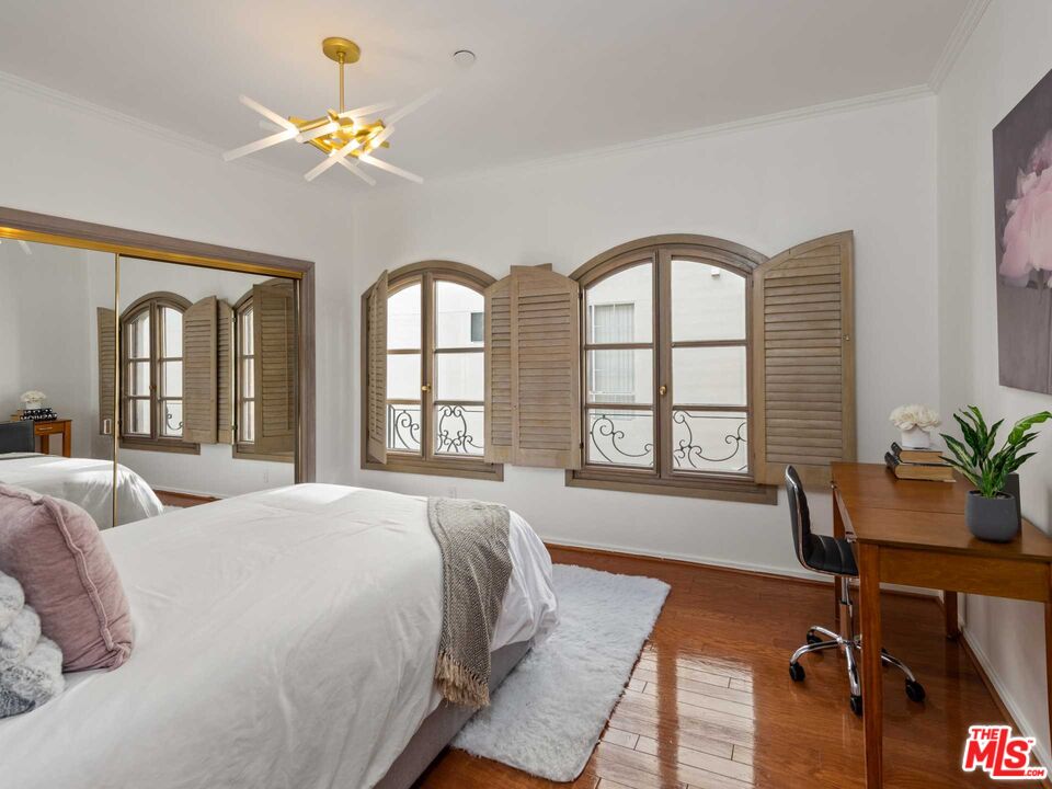 325 S Swall Dr Unit: 404