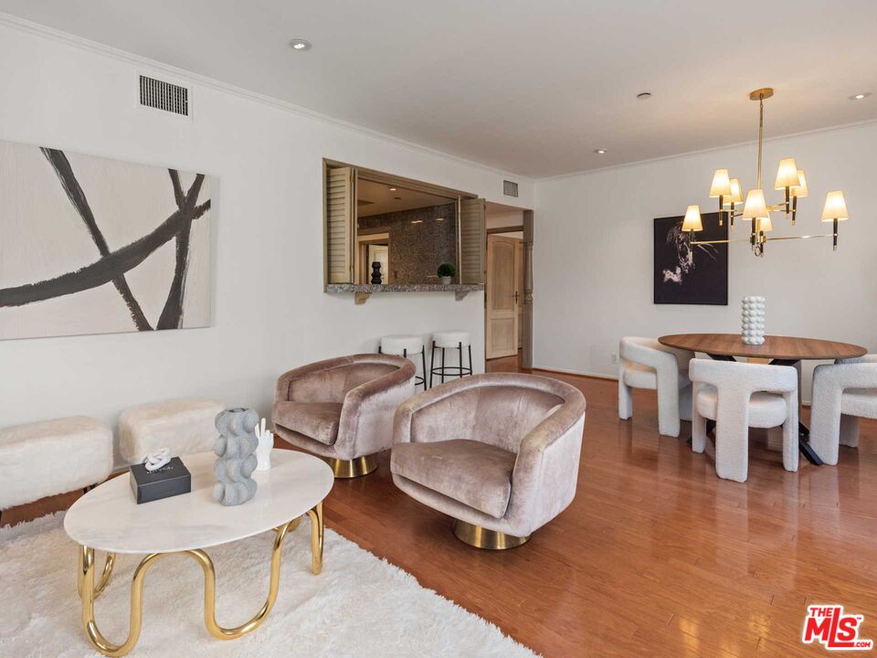 325 S Swall Dr Unit: 404