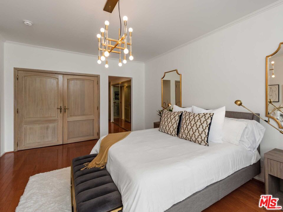 325 S Swall Dr Unit: 404