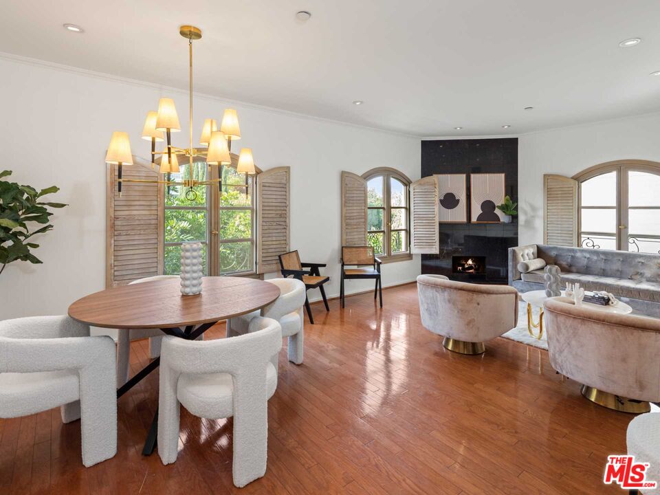 325 S Swall Dr Unit: 404
