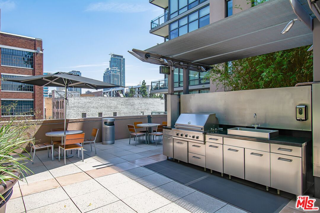 1100 S Hope St Unit: 1110