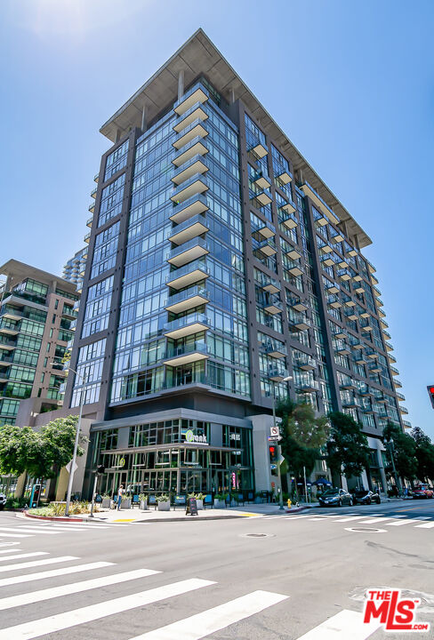 1100 S Hope St Unit: 1110