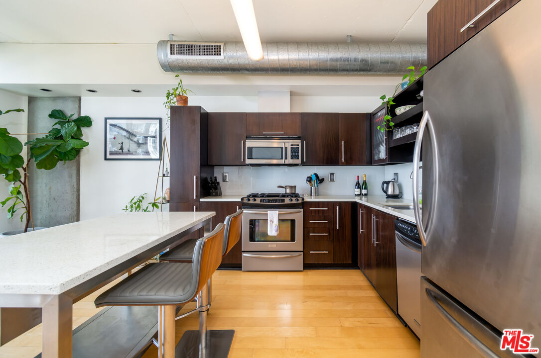 1100 S Hope St Unit: 1110