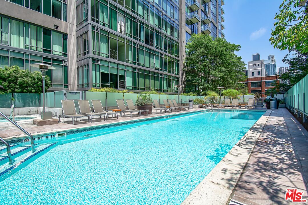 1100 S Hope St Unit: 1110