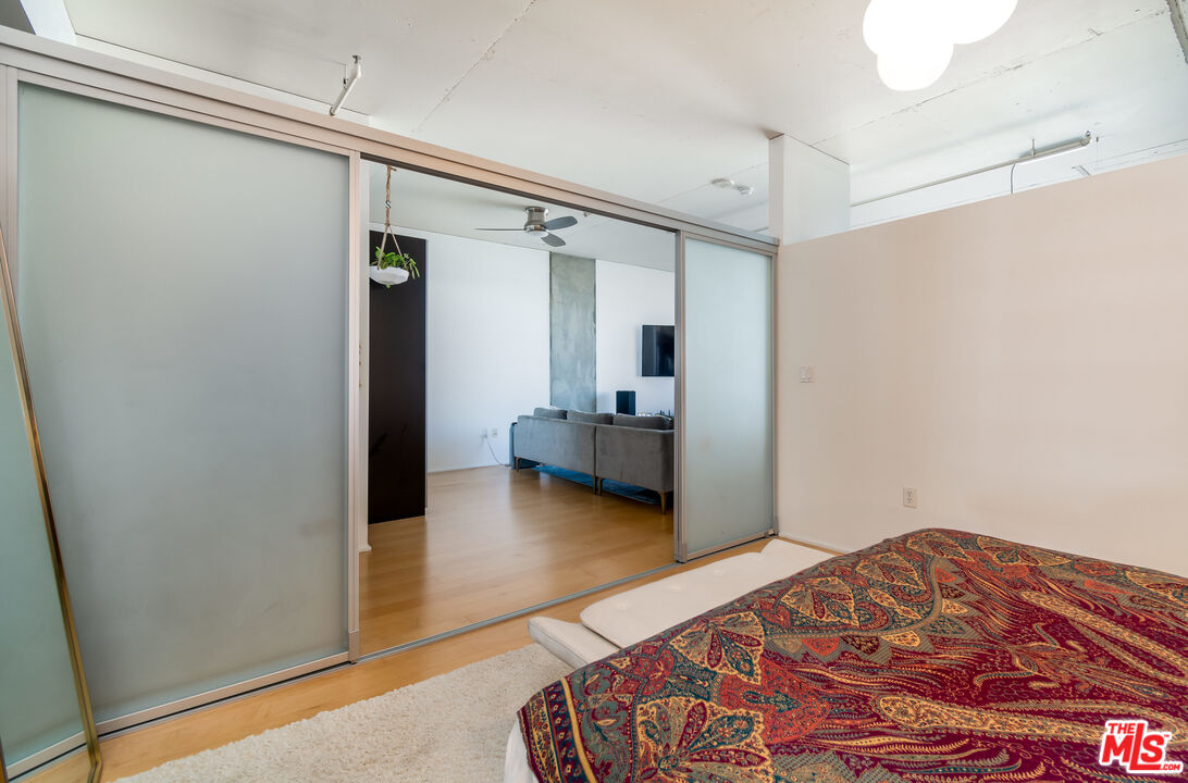 1100 S Hope St Unit: 1110