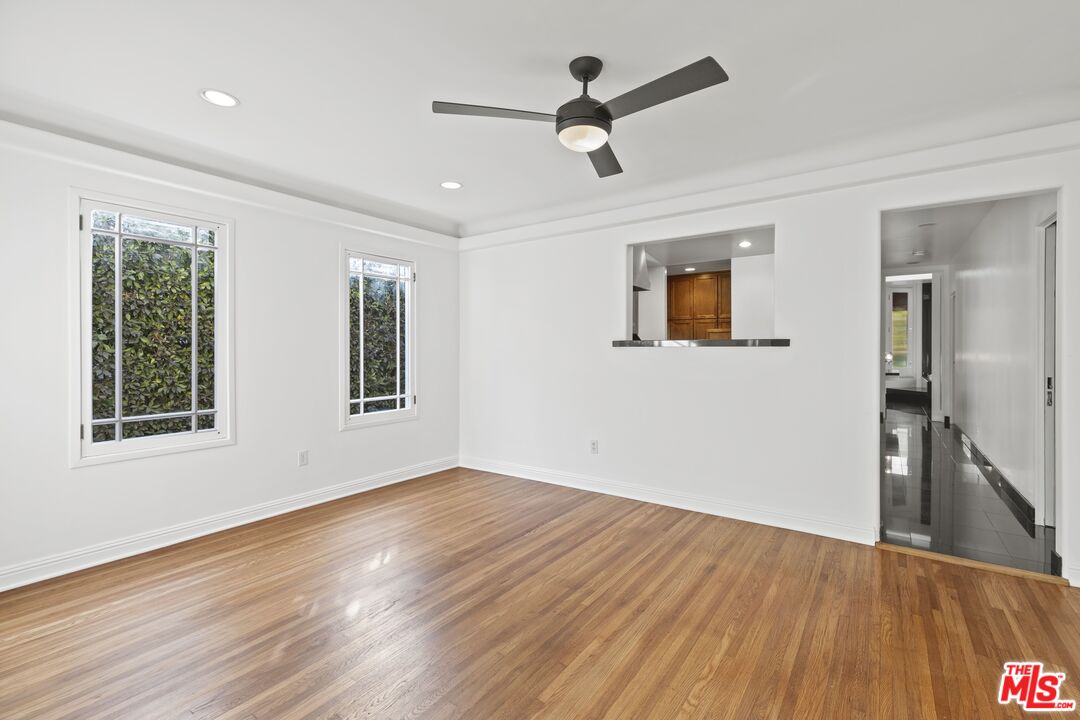 1221 Poinsettia Dr