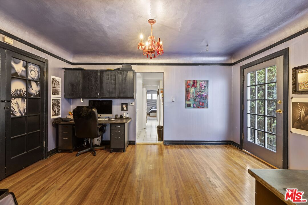 1221 Poinsettia Dr
