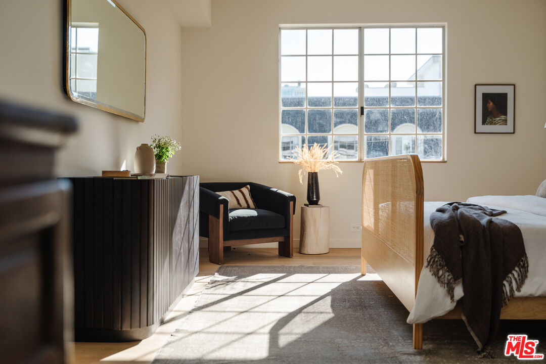 100 N Wetherly Dr Unit: PH D