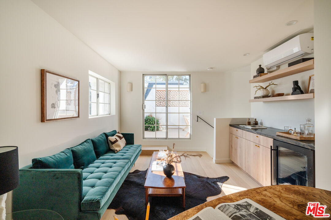 100 N Wetherly Dr Unit: PH D