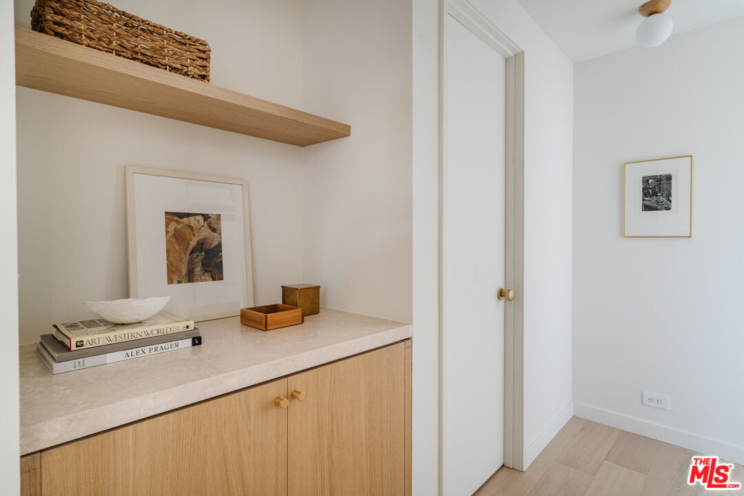100 N Wetherly Dr Unit: PH D