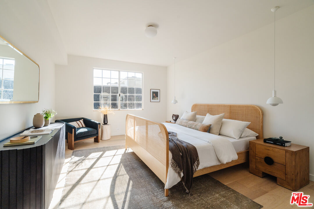 100 N Wetherly Dr Unit: PH D