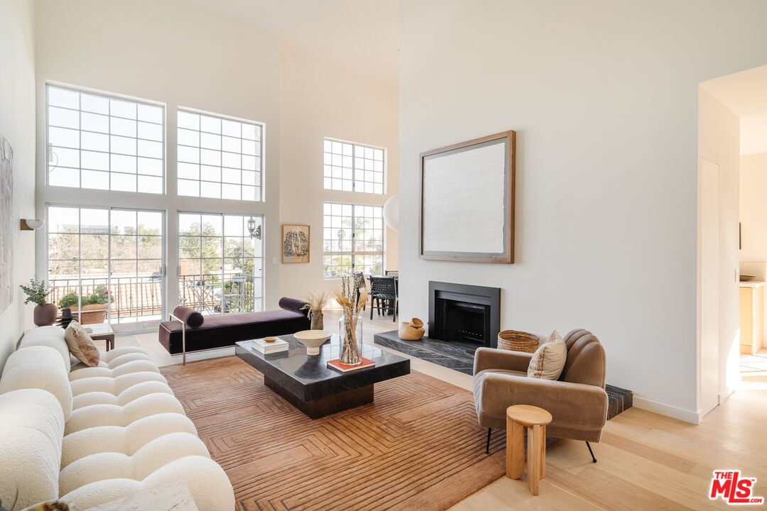100 N Wetherly Dr Unit: PH D