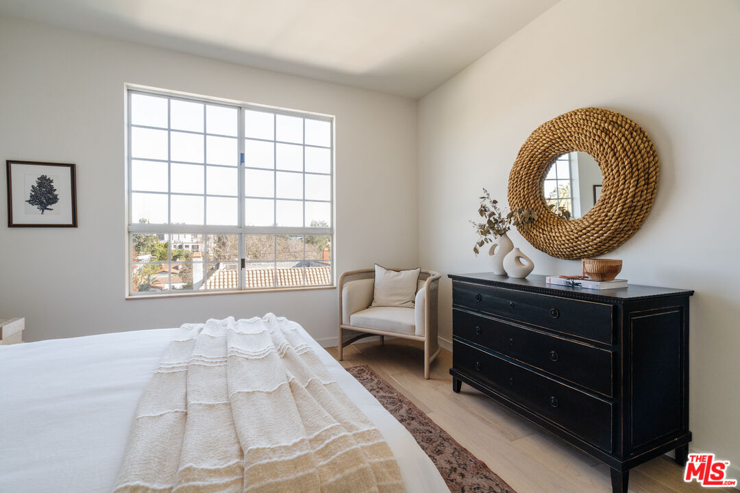 100 N Wetherly Dr Unit: PH D