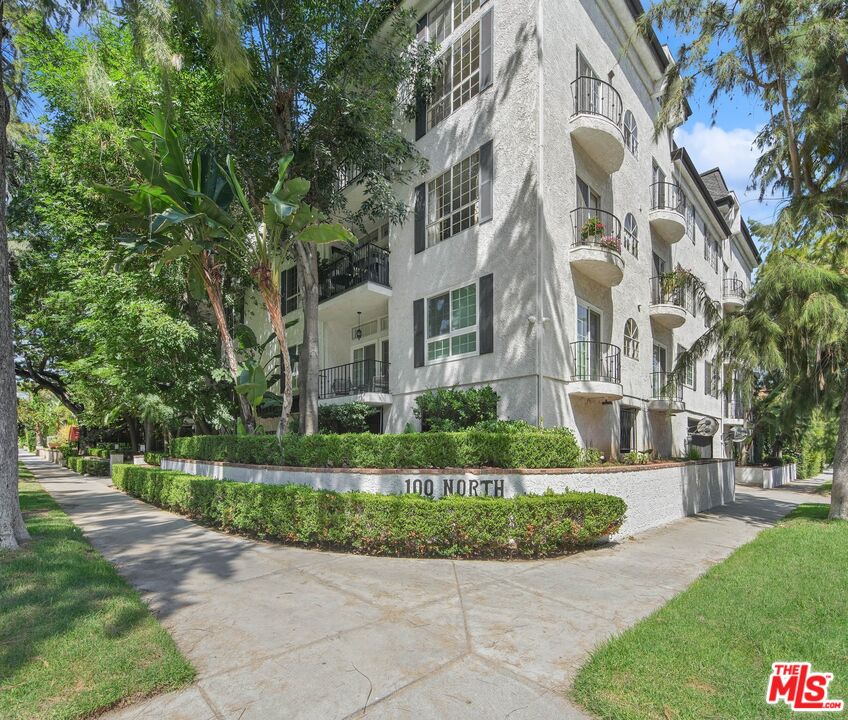 100 N Wetherly Dr Unit: PH D