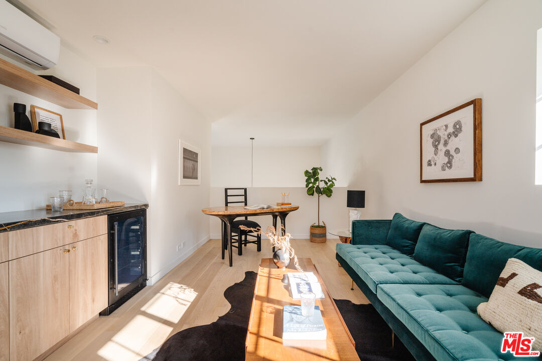 100 N Wetherly Dr Unit: PH D