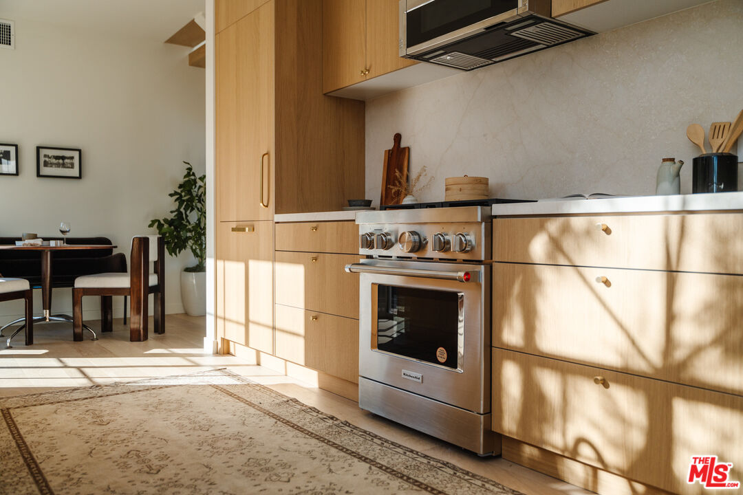 100 N Wetherly Dr Unit: PH D