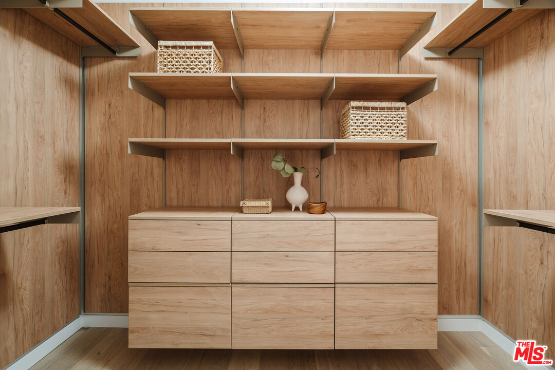 100 N Wetherly Dr Unit: PH D