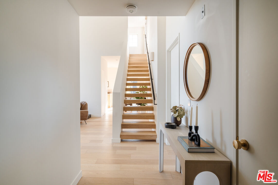100 N Wetherly Dr Unit: PH D