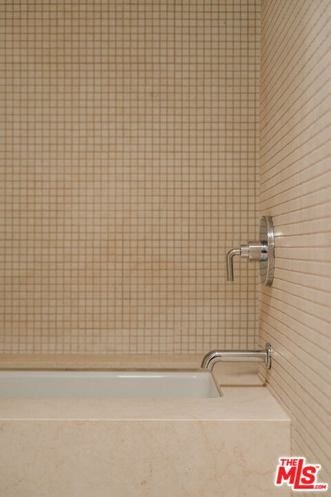 100 N Wetherly Dr Unit: PH D