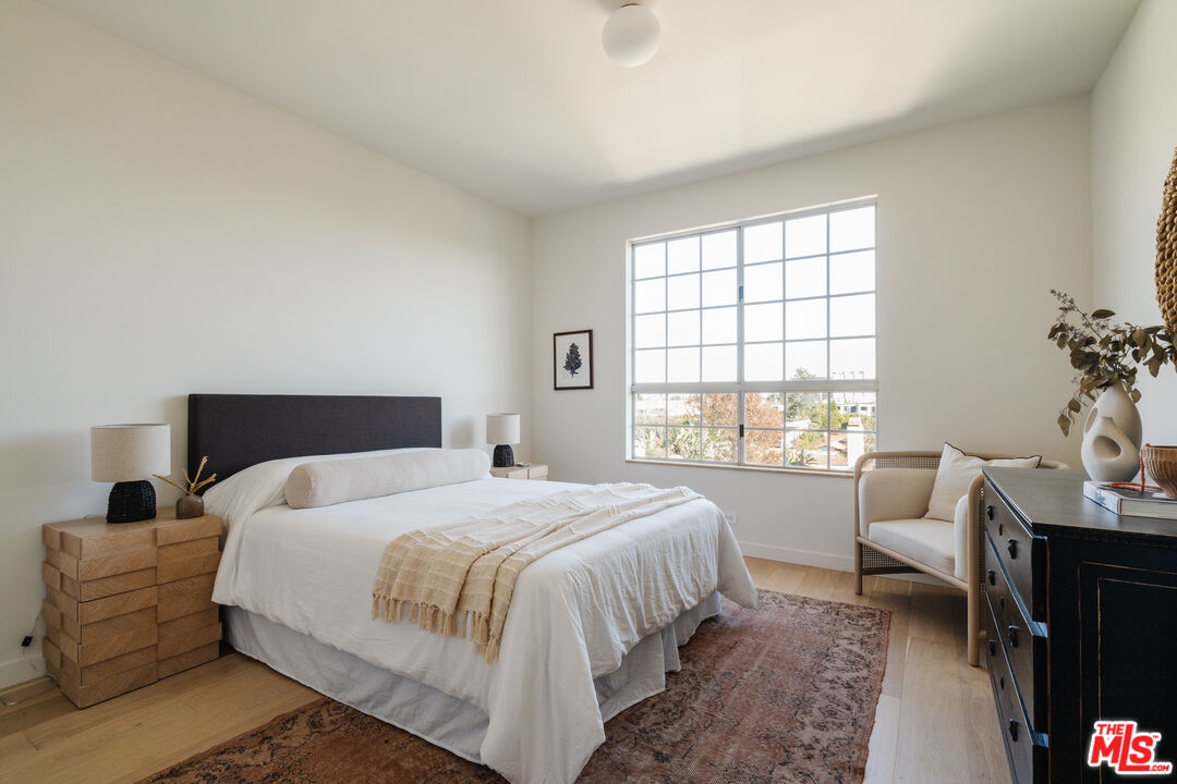 100 N Wetherly Dr Unit: PH D