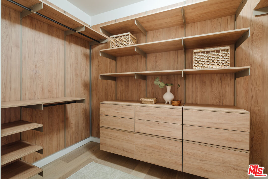 100 N Wetherly Dr Unit: PH D