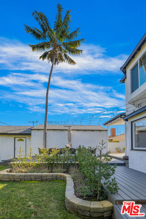 8038 Stewart Ave